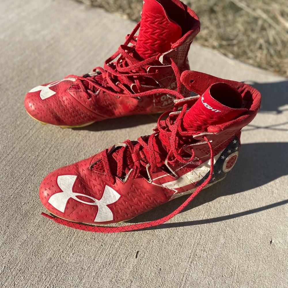 Men’s cleats size 9